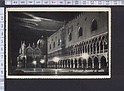 N3363 VENEZIA PALAZZO DUCALE DI NOTTE Viaggiata FP (BUCHINI AL CENTRO E A DX)